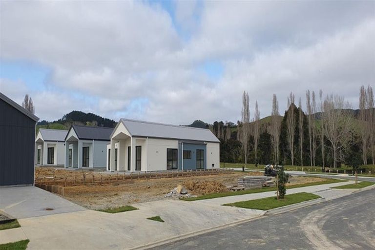 Photo of property in 5 Mataikokako Loop, Kawakawa Bay, 2585