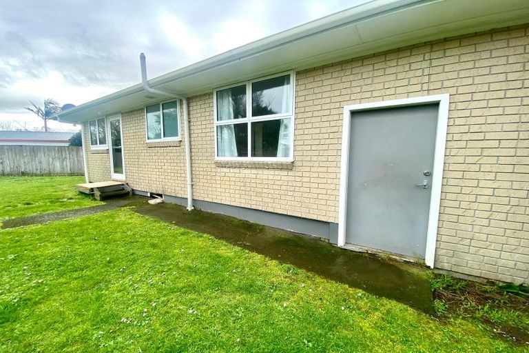 Photo of property in 8 Riverside Drive, Waiuku, 2123