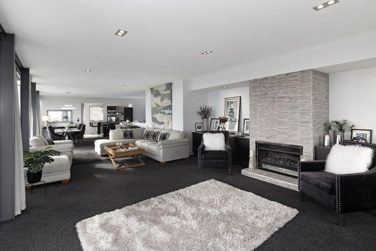 Photo of property in 12 Harry Ell Drive, Cashmere, Christchurch, 8022