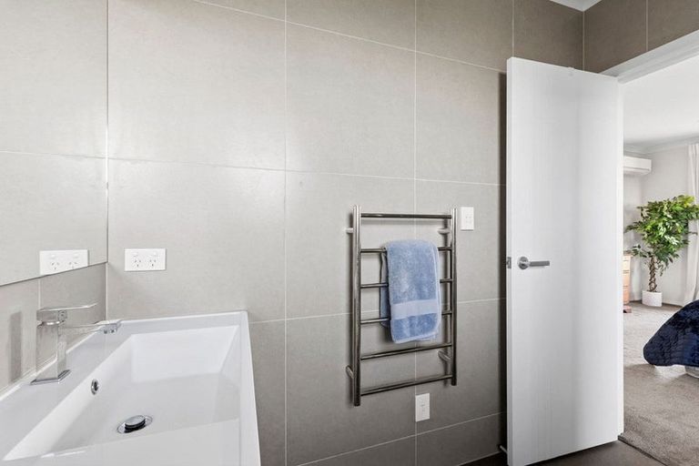 Photo of property in 54 Norfolk Drive, Cambridge, 3434