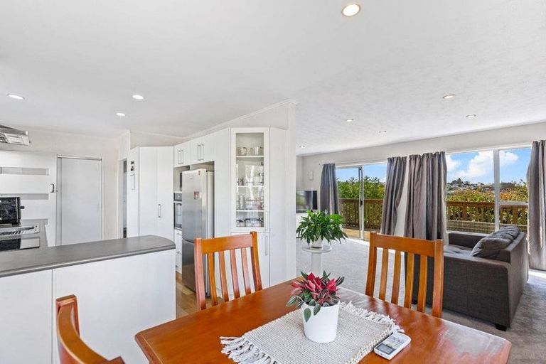 Photo of property in 13 Mcclintock Road, Massey, Auckland, 0614