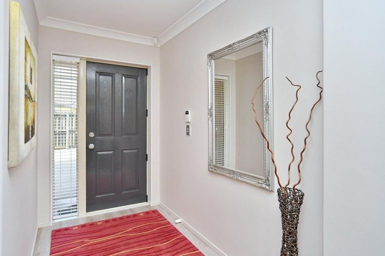 Photo of property in 5 Amoka Crescent, Parklands, Christchurch, 8083