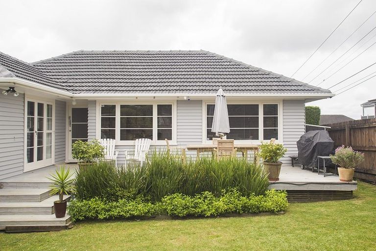 Photo of property in 33 Gilliam Street, New Lynn, Auckland, 0600