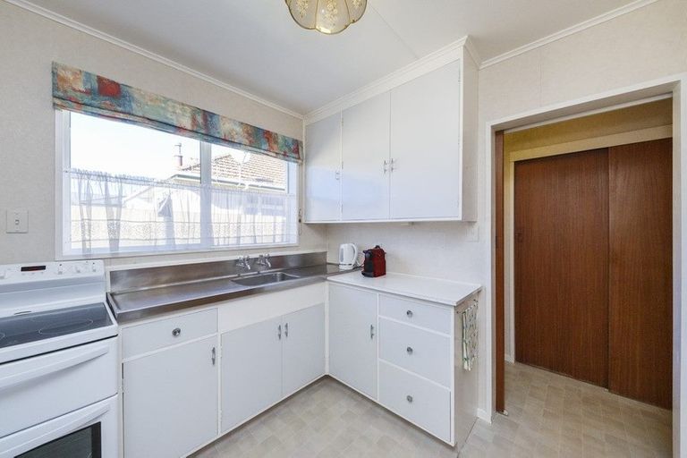 Photo of property in 1/28 Wood Street, Takaro, Palmerston North, 4410