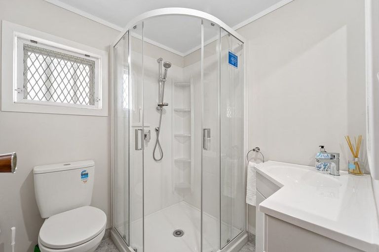 Photo of property in 10 Fairway Avenue, Red Beach, 0932