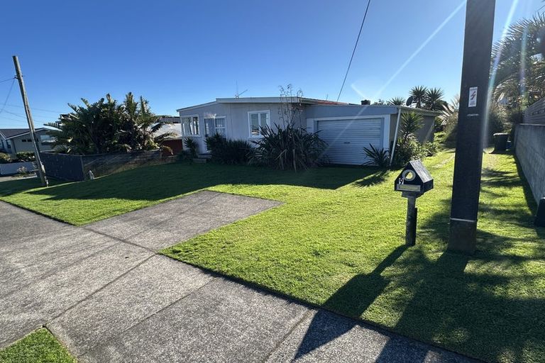Photo of property in 9 Pitcairn Street, Oakura, 4314