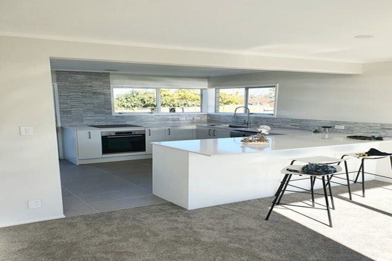 Photo of property in 1/166 Pigeon Mountain Road, Half Moon Bay, Auckland, 2012