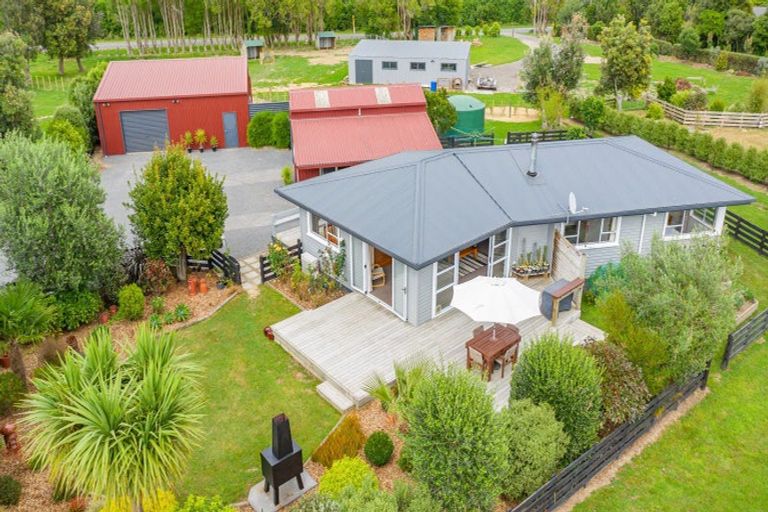 Photo of property in 11 Papaitonga Lake Road, Ohau, Levin, 5570