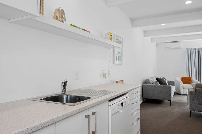 Photo of property in 10/140 Office Road, Merivale, Christchurch, 8014