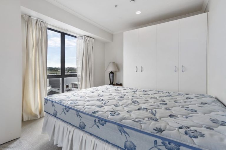 Photo of property in The Rennaissance, 4g/18 Ronwood Avenue, Manukau, Auckland, 2104