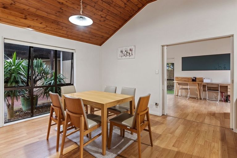 Photo of property in 29 Kennedy Avenue, Forrest Hill, Auckland, 0620