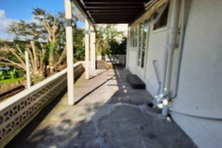 Photo of property in 321 Glenfield Road, Glenfield, Auckland, 0629