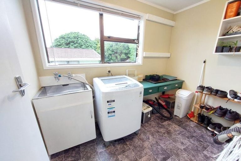 Photo of property in 9 Elgin Grove, Merrilands, New Plymouth, 4312