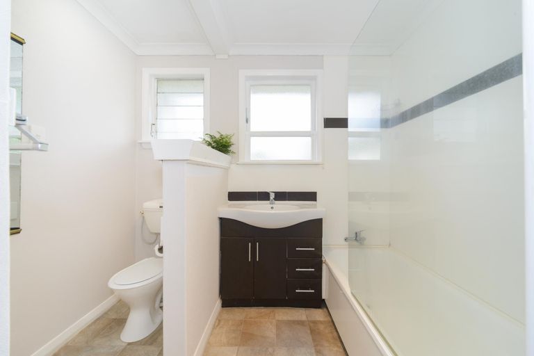 Photo of property in 5 Hartley Place, Awapuni, Palmerston North, 4412