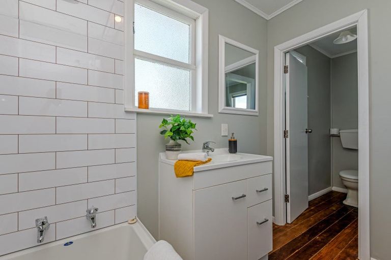 Photo of property in 41 Mclean Street, Woodville, 4920