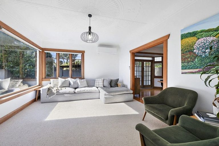 Photo of property in 76 Belt Road, New Plymouth, 4310