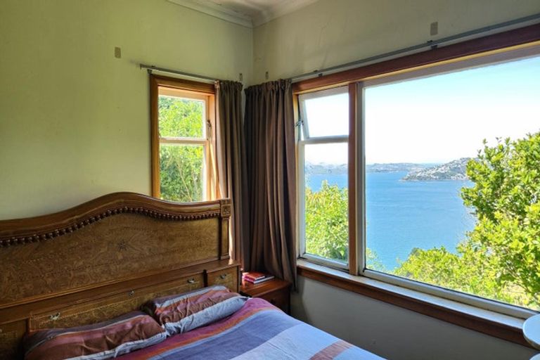 Photo of property in 104 Nicholson Road, Khandallah, Wellington, 6035