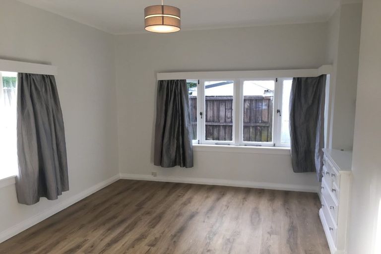 Photo of property in 845 Beach Road, Browns Bay, Auckland, 0630