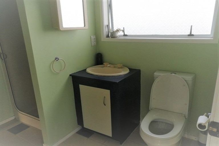 Photo of property in 6 Da Vinci Place, West Harbour, Auckland, 0618