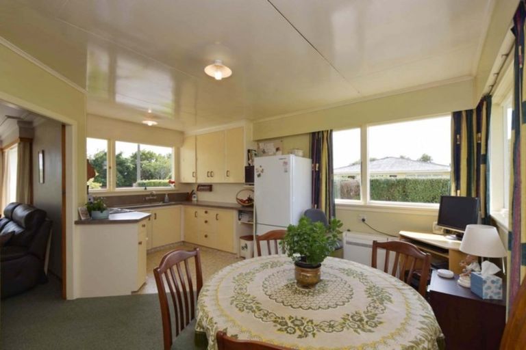 Photo of property in 38 Kirkoswald Street, Wallacetown, 9816