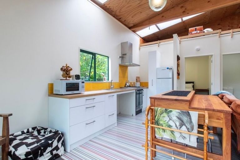 Photo of property in 301 Riverhead Road, Riverhead, Kumeu, 0892