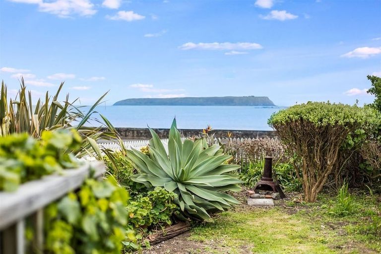 Photo of property in 13 Sunset Parade, Plimmerton, Porirua, 5026