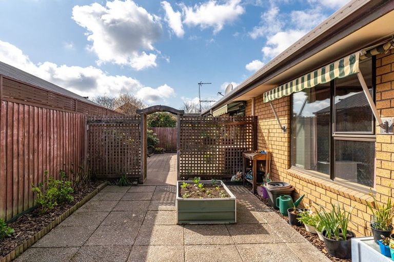 Photo of property in 1/5 Tuscany Place, Beckenham, Christchurch, 8023