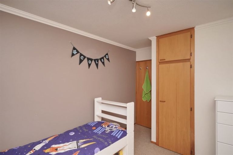 Photo of property in 2/48 Shannon Place, Belfast, Christchurch, 8051