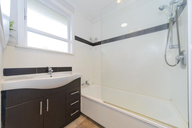 Photo of property in 5 Hartley Place, Awapuni, Palmerston North, 4412