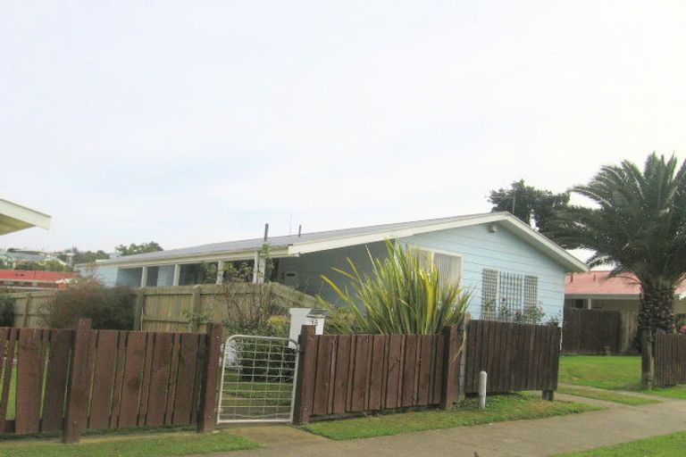 Photo of property in 17 Conclusion Street, Ascot Park, Porirua, 5024