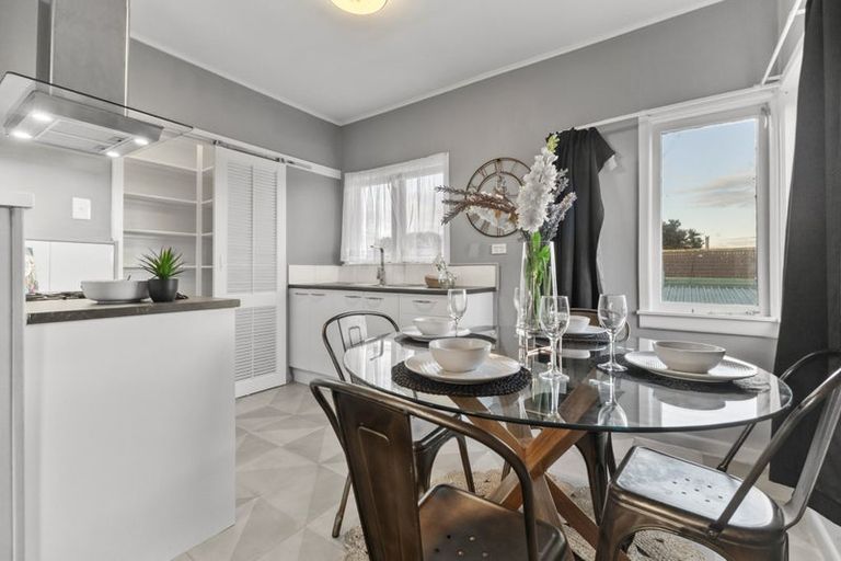 Photo of property in 42a Evans Road, Weymouth, Auckland, 2103