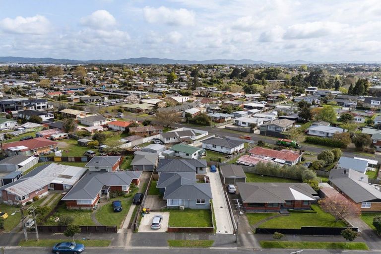 Photo of property in 2/15 Mears Road, Saint Andrews, Hamilton, 3200