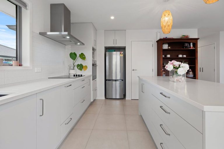 Photo of property in 9 Te Rehutai Rise, Welcome Bay, Tauranga, 3112