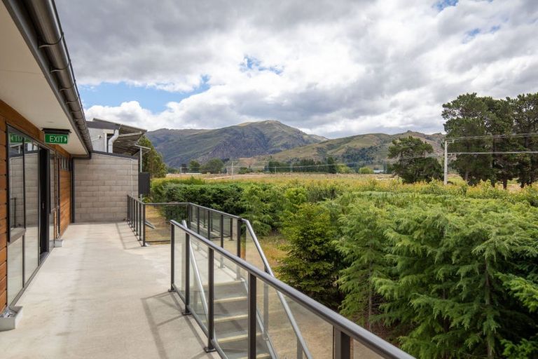 Photo of property in 16 Silverstone Drive, Cromwell, 9384