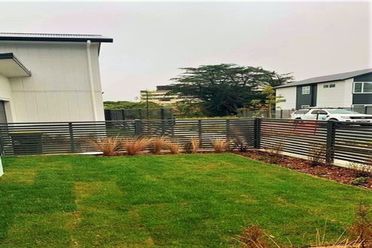 Photo of property in 11 Torea Place, Kenepuru, Porirua, 5022