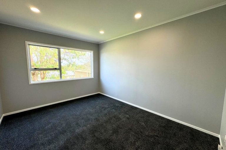 Photo of property in 9 Woodhouse Place, West Harbour, Auckland, 0618