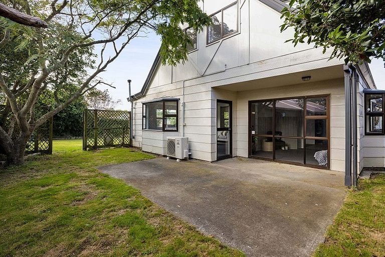 Photo of property in 11 Finer Place, Hawera, 4610