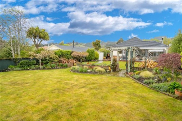 Photo of property in 27 Soper Road, Mosgiel, 9024