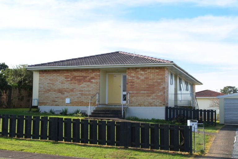 Photo of property in 4 Cromer Place, Mangere East, Auckland, 2024