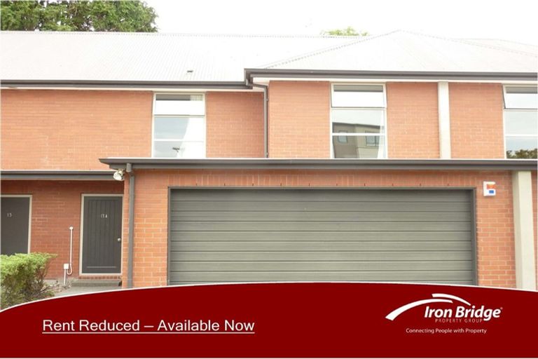 Photo of property in 17a Athol Terrace, Upper Riccarton, Christchurch, 8041