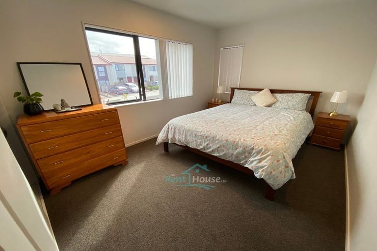 Photo of property in 36 Matawhanga Drive, Wattle Downs, Auckland, 2103