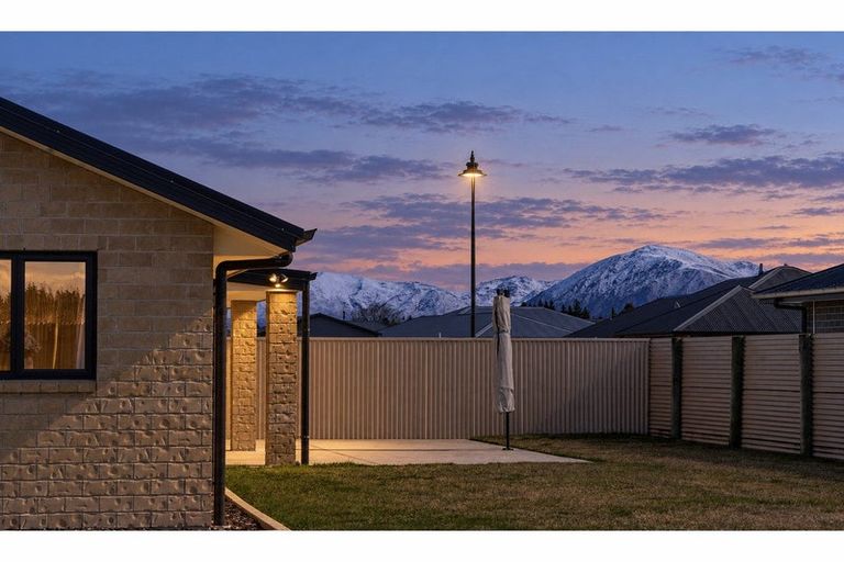 Photo of property in 15 Greenfield Place, Twizel, 7901