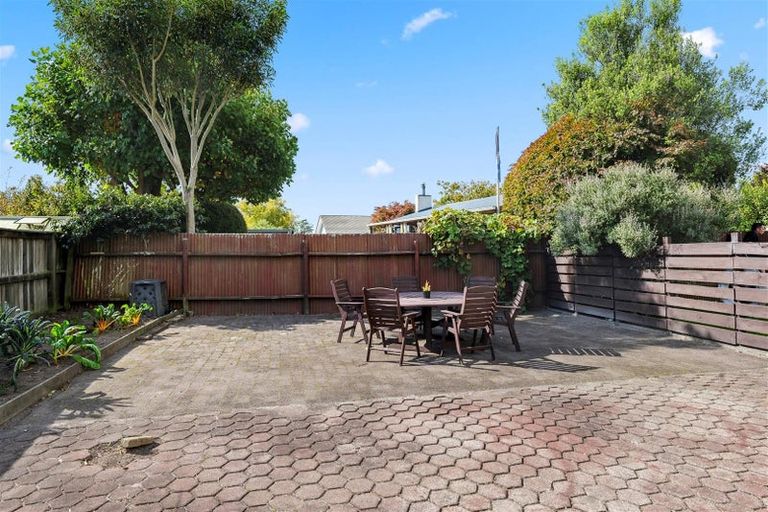 Photo of property in 8 Thackeray Place, Owhata, Rotorua, 3010