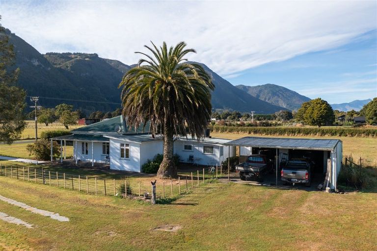 Photo of property in 166 East Takaka Road, East Takaka, Takaka, 7183