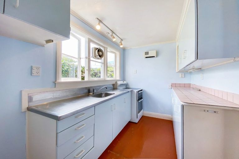 Photo of property in 5 Tarawera Road, Johnsonville, Wellington, 6037