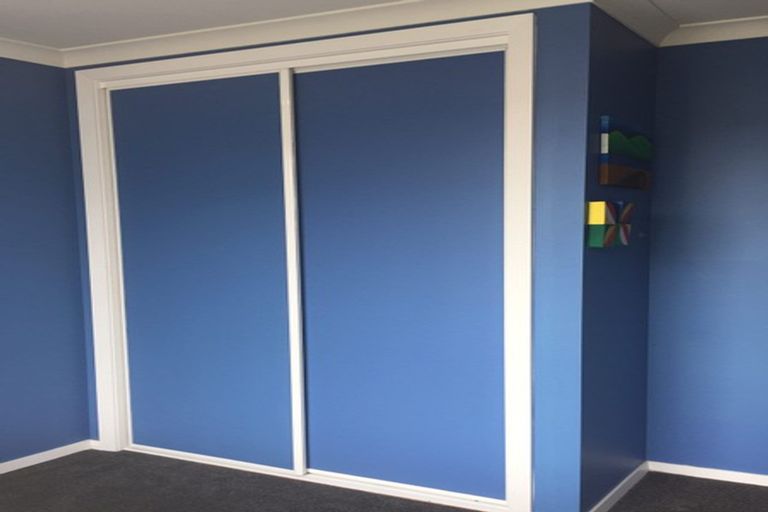 Photo of property in 87 Farquhars Road, Redwood, Christchurch, 8051