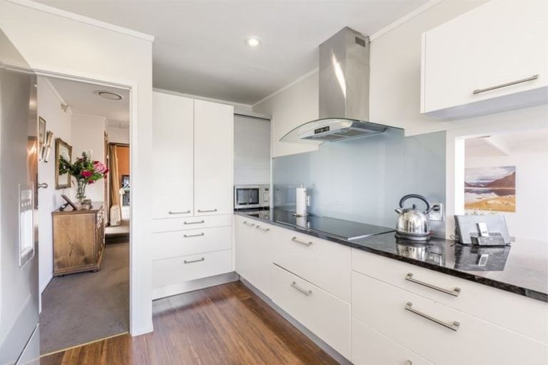 Photo of property in 10 Castleton Street, Birkdale, Auckland, 0626