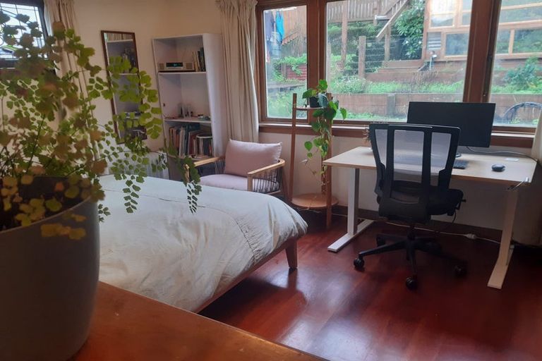 Photo of property in 108 Russell Terrace, Berhampore, Wellington, 6023