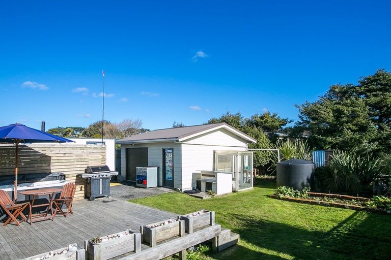 Photo of property in 18 Palmer Place, Taieri Beach, Brighton, 9091
