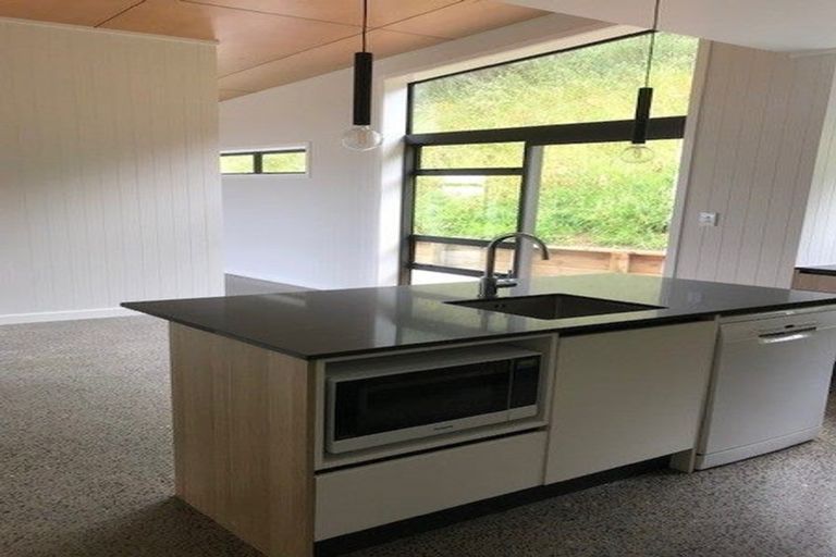 Photo of property in 5 Hihi Place, Waikanae, 5036